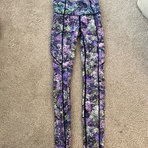 Printed lululemon leggings, high waisted